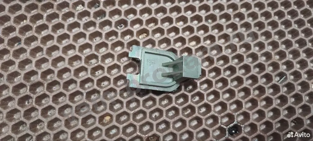 Вставка Ручки двери внешняя nissan tiida C11 перед