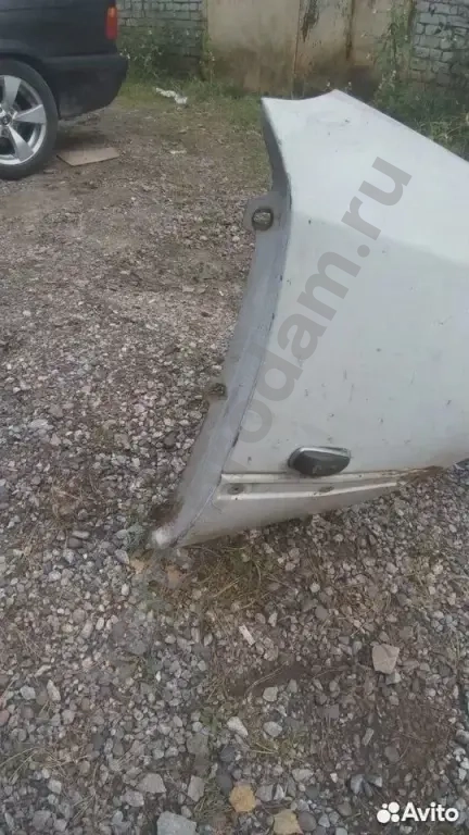 W124 крыло переднее