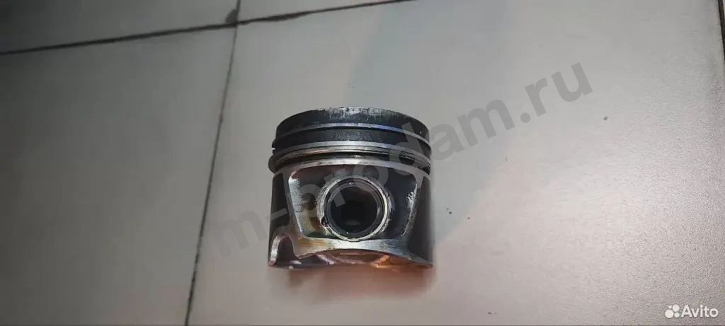 Поршень Шкода Superb 2 3T