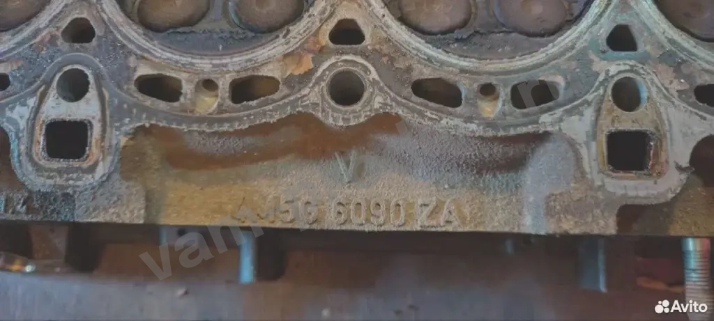 Головка блока цилиндров (ГБЦ) на Ford Fiesta 12554