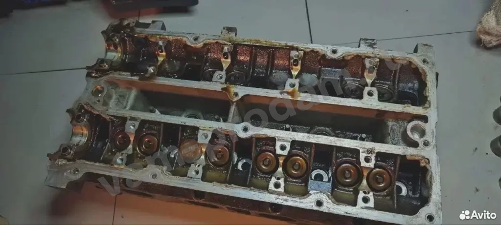 Головка блока цилиндров (ГБЦ) на Ford Fiesta 12554