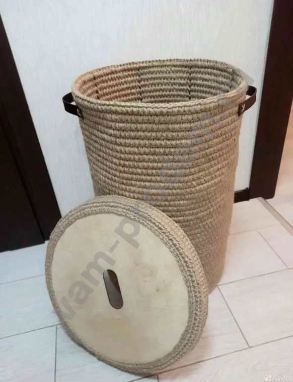 Бельевая корзина из джута