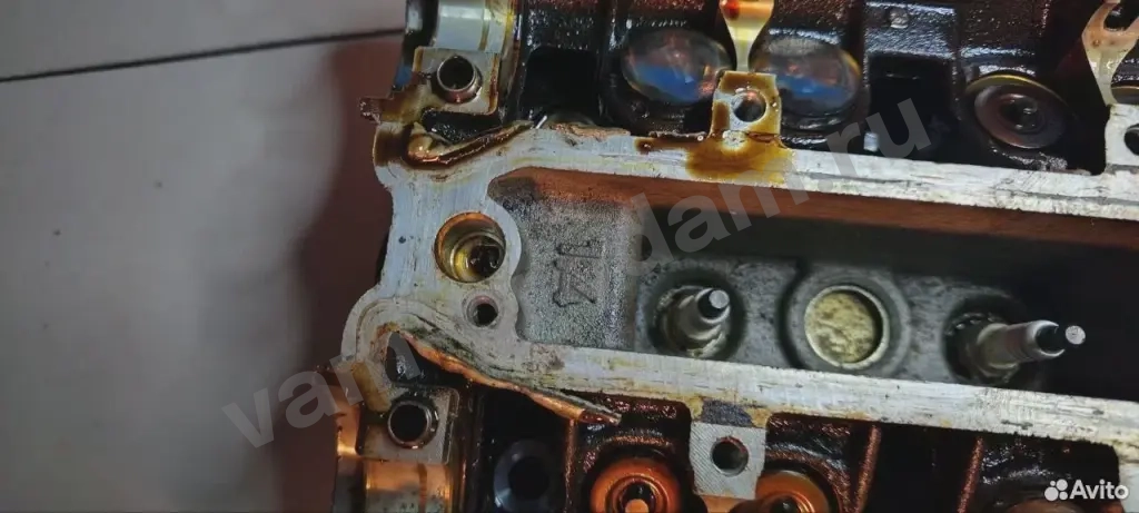 Головка блока цилиндров (ГБЦ) на Ford Fiesta 12554
