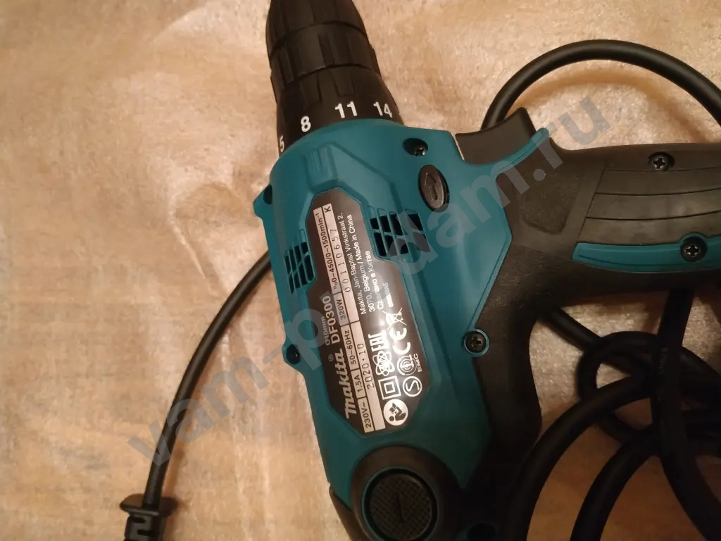 новый шуруповёрт Makita df 0300