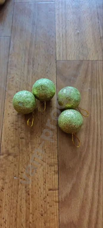 Новогодние игрушки на елку