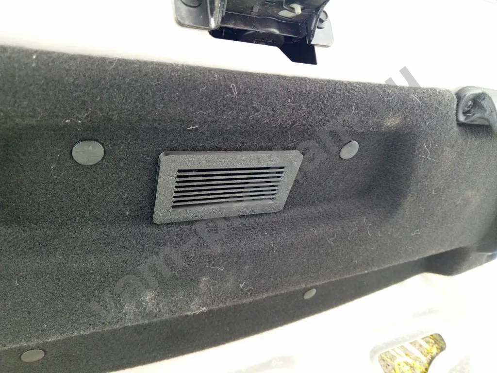 Вентиляционная решетка в багажник Vesta