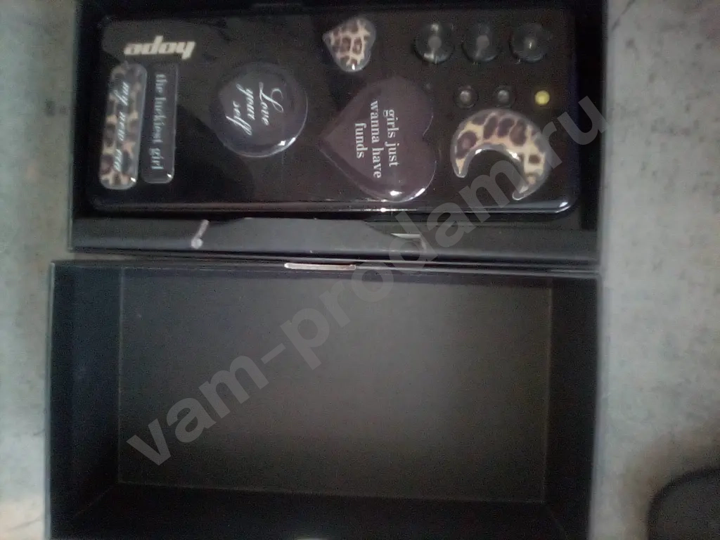 Кноп телефон с сенс экраном