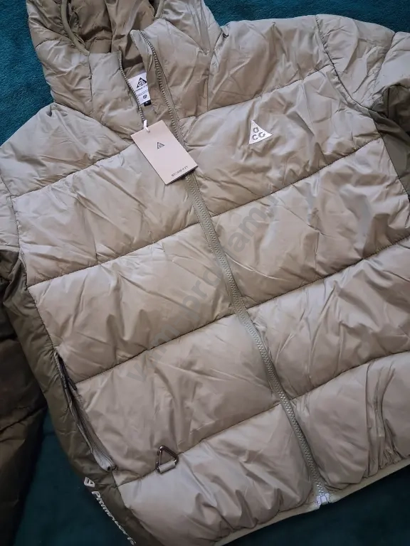 спортивная куртка