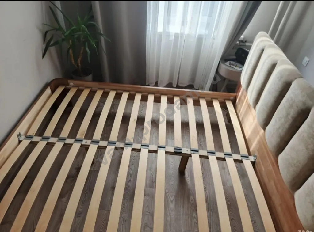 кровать двуспальная