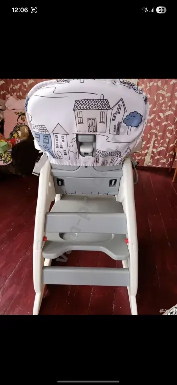 Детский стульчик для кормления