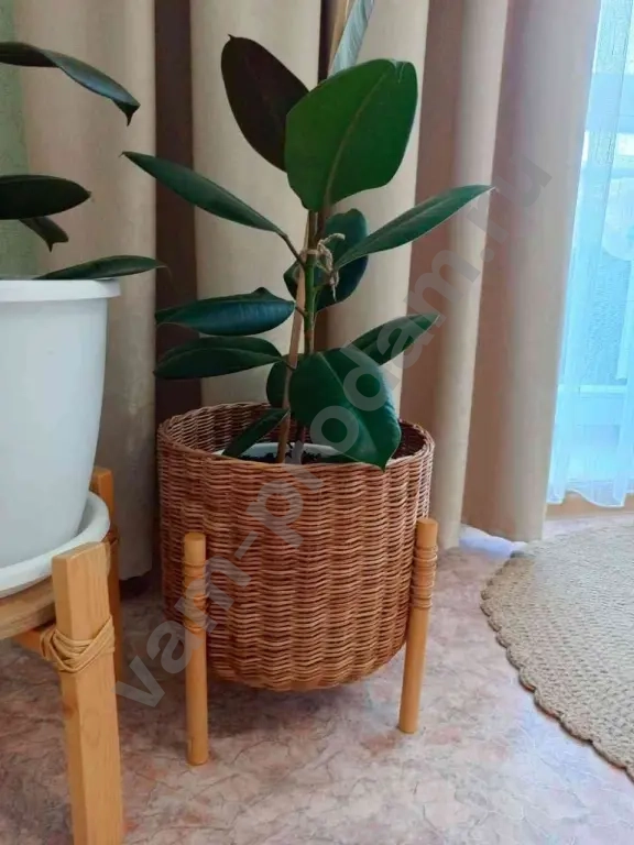 Кашпо плетёное