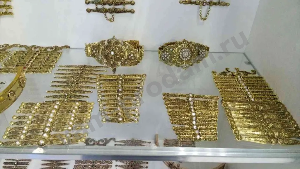 Нагрудник, пояс