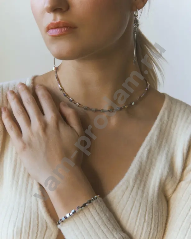 колье,браслеты,комплекты.