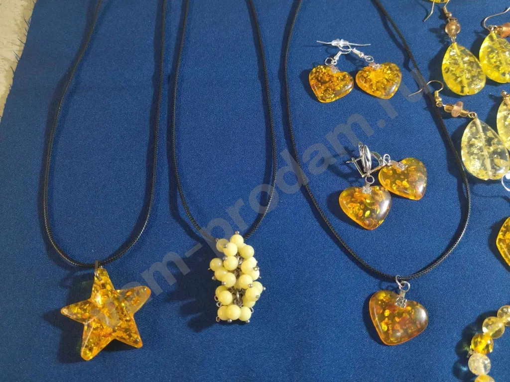 Украшения из плавленного янтаря СССР