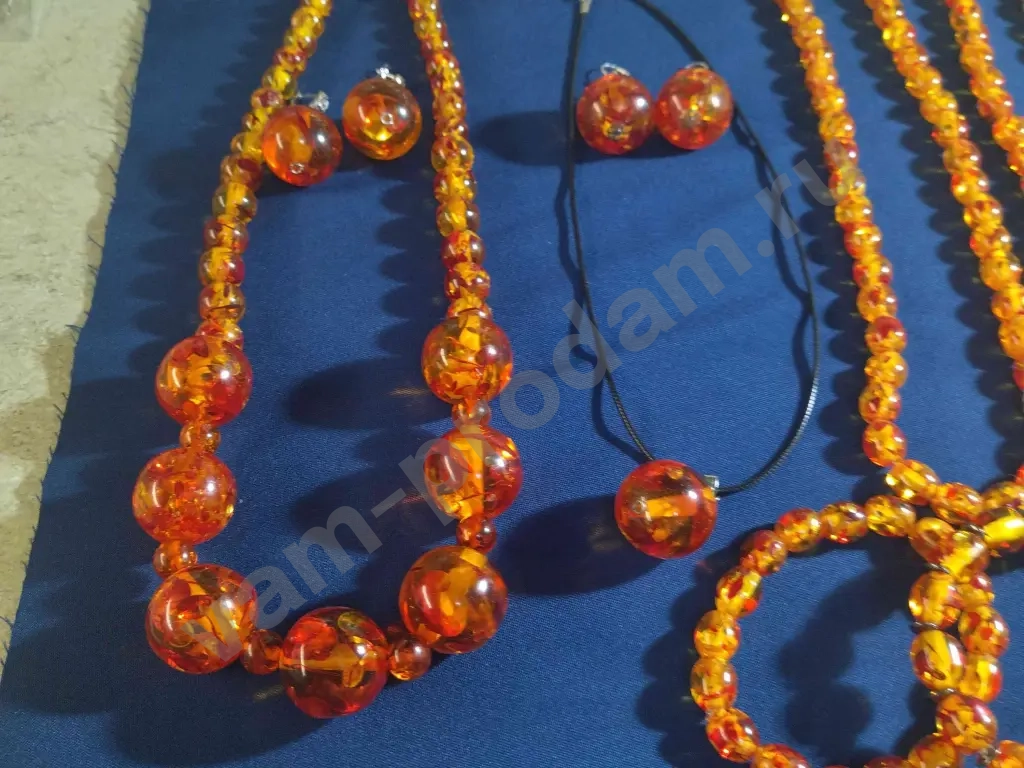 Украшения из плавленного янтаря СССР