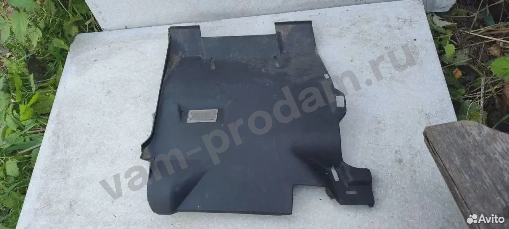 Обшивка салона над ногами пассажира bmw e34