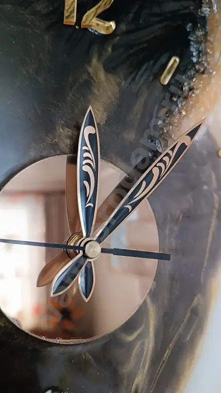 Часы, панно.