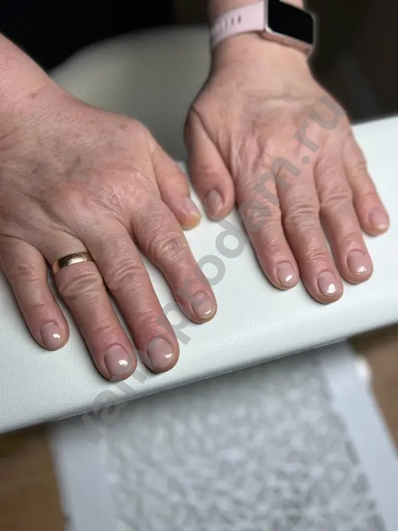 маникюр с покрытием гель-лак