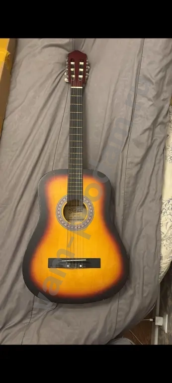 Акустическая гитара