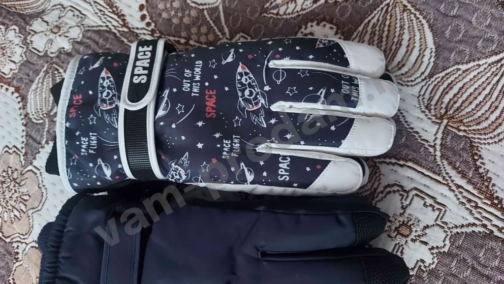 Новые перчатки на подростка