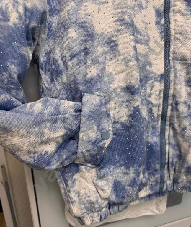 зимняя куртка на меху со стразами