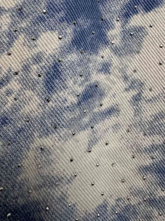 зимняя куртка на меху со стразами