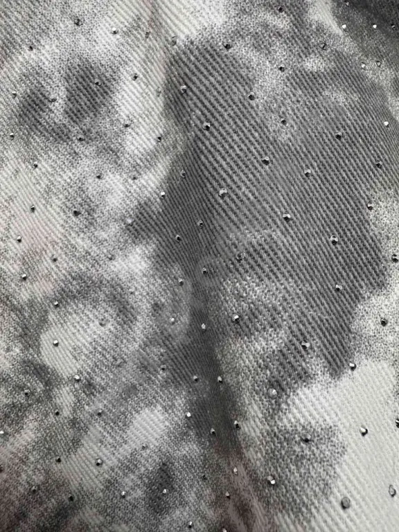 зимняя куртка на меху со стразами