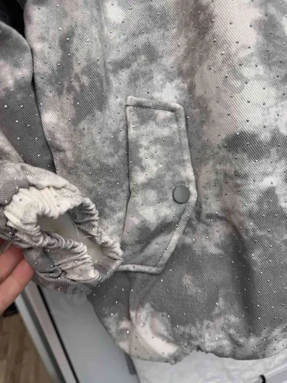 зимняя куртка на меху со стразами