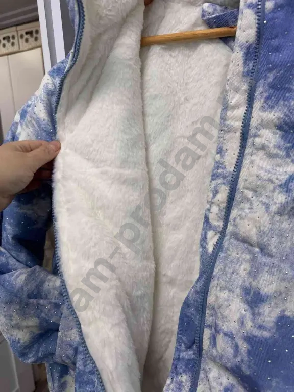 зимняя куртка на меху со стразами