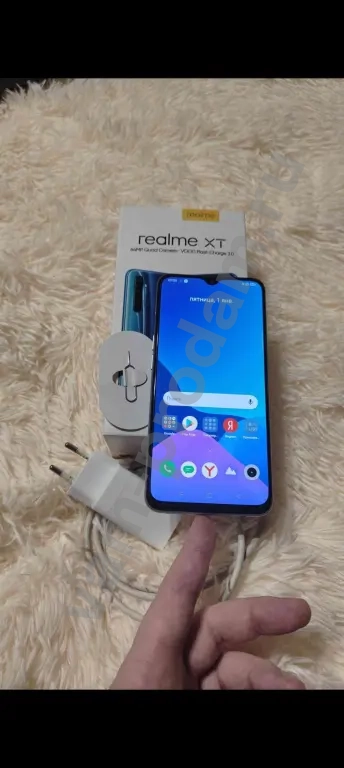 Смартфон realme xt 8/128 ГБ белый