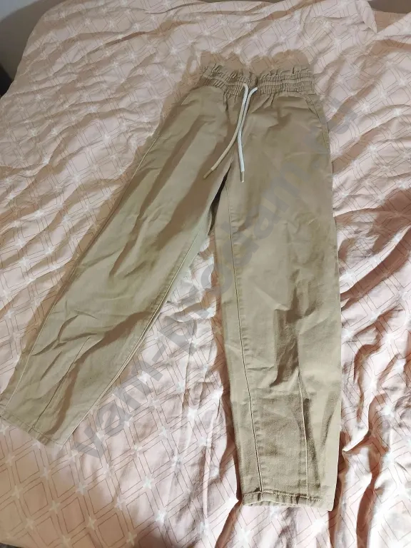 джинсы бежевые для девочки