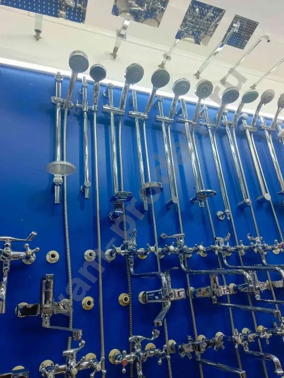 продавец сантехники импортной