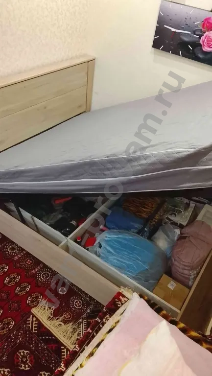 кровать двуспальная с матрасом
