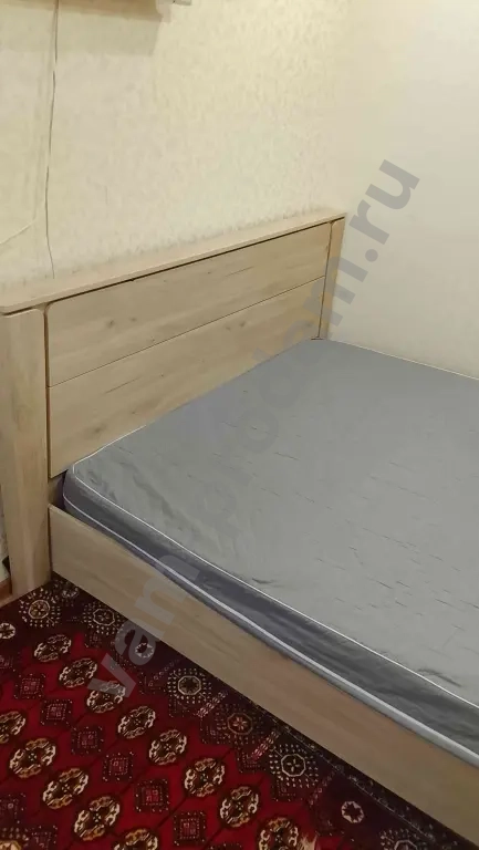 кровать двуспальная с матрасом