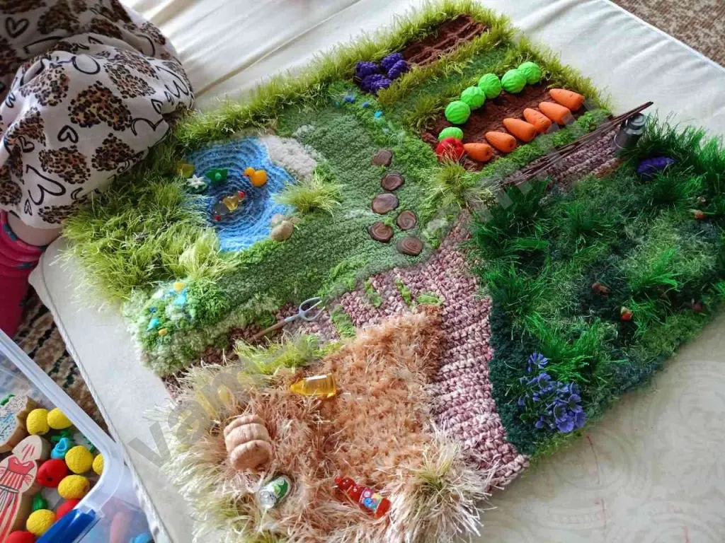 игрушки, броши, украшения