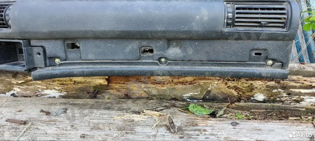 Накладка торпеды правая бмв е32