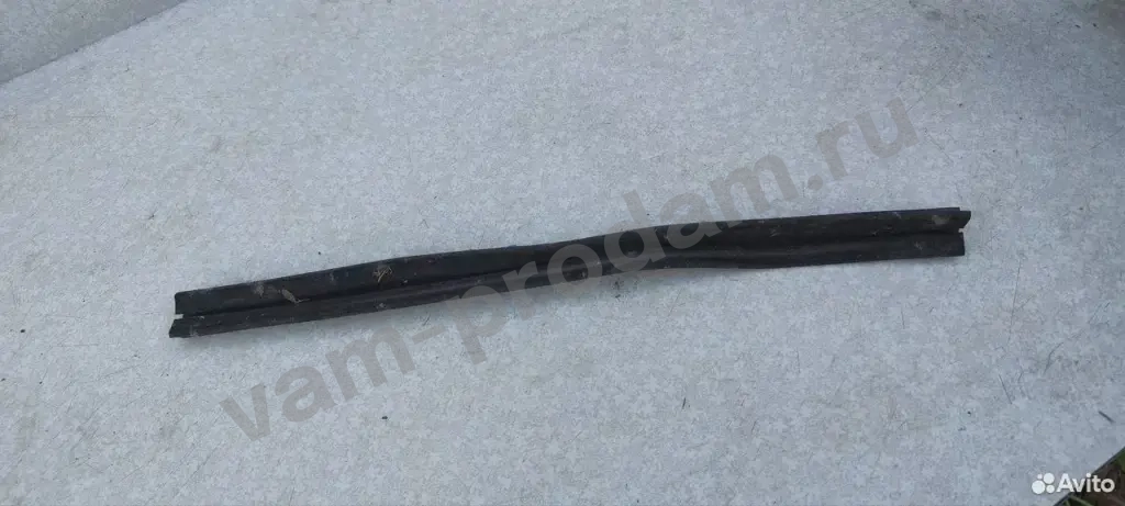 Направляющая стекла двери бмв е34