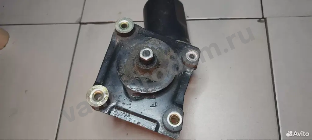 Моторчик стеклоочистителя передний