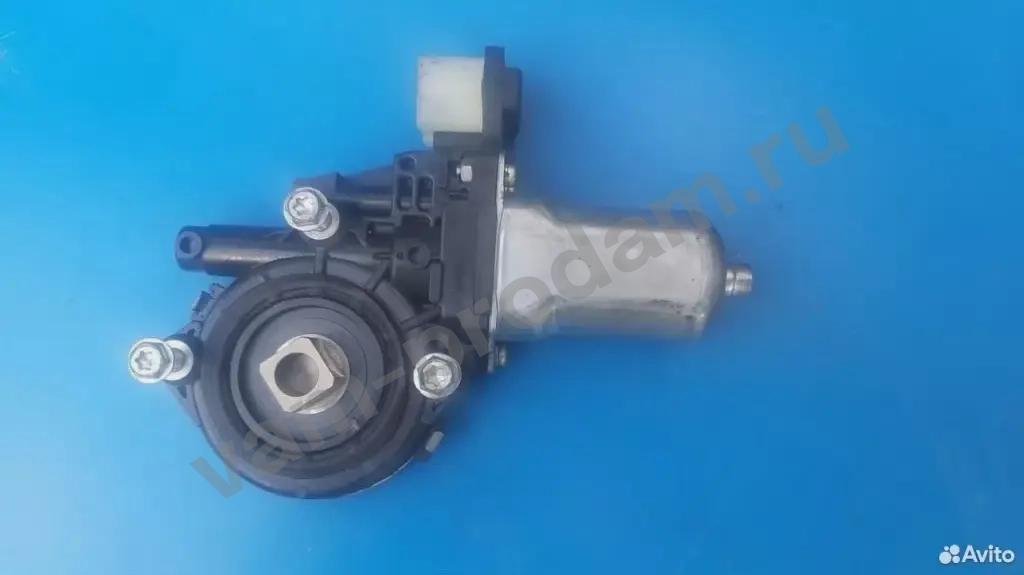 Моторчик стеклоподъёмника левый Nissan