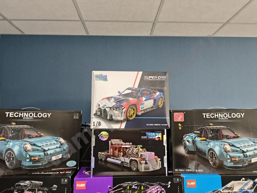 Конструктор BMW M4 1:8 — 4556 деталей