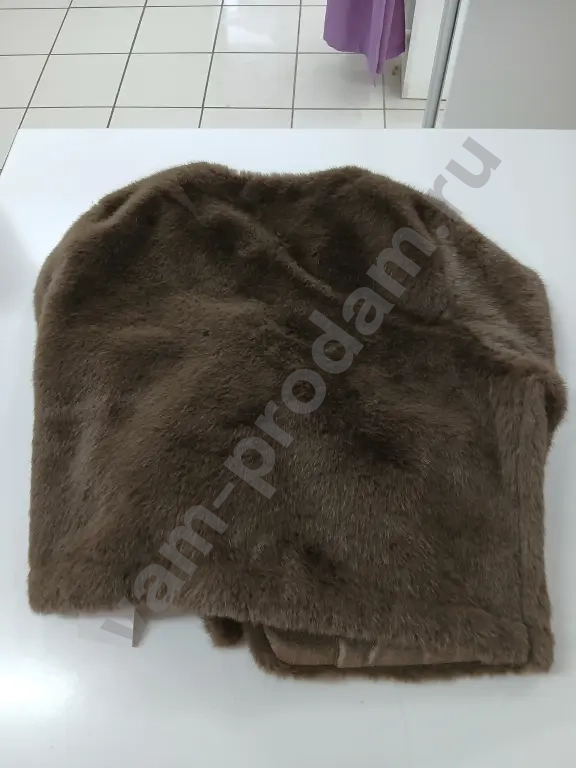 Шуба женская,коричневая,короткая.