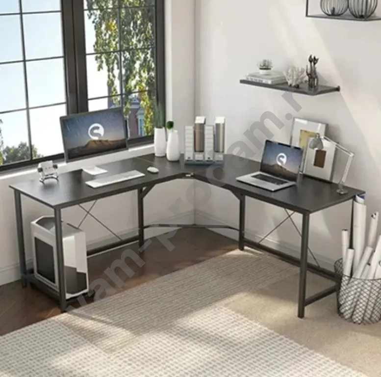 Игровой компьютерный стол с подсветкой