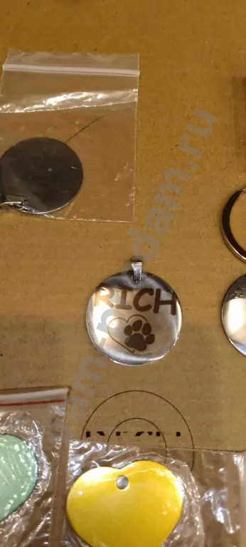 Жетоны гравировка нержавеющая сталь, анодированный алюминий.