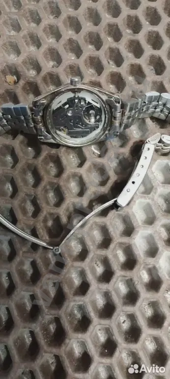 Часы Q & Q water resist женские с секунд стрелкой