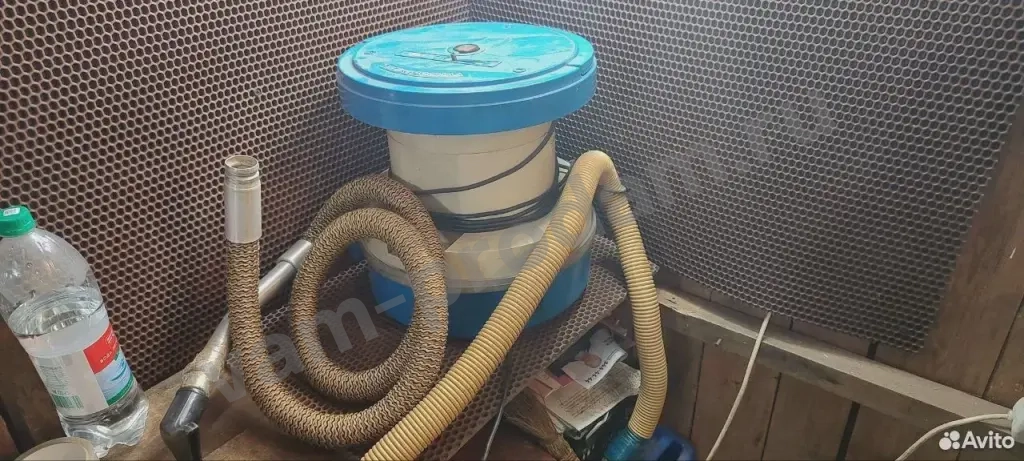 Пылесос с трубой и насадкой Электросила СССР