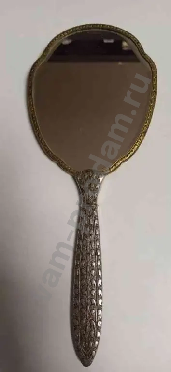 Старинное зеркало и щетка с вышивкой Petit Point