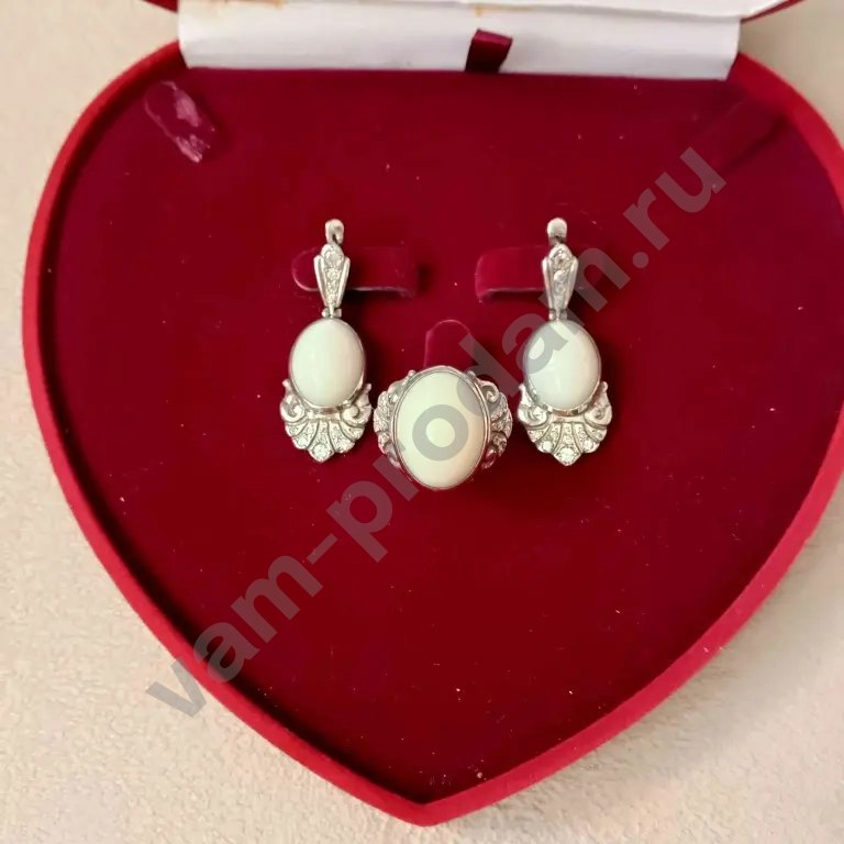 Серебряные украшения с жемчугом и фианитами