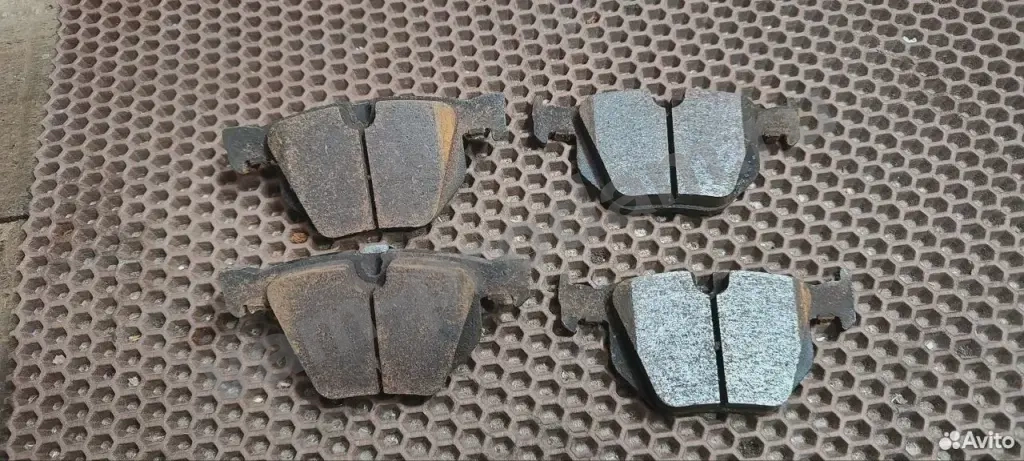 Колодки тормозные дисковые задние Blitz 392 070SX