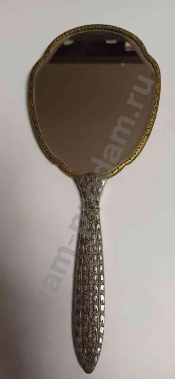 Старинное зеркало и щетка с вышивкой Petit Point