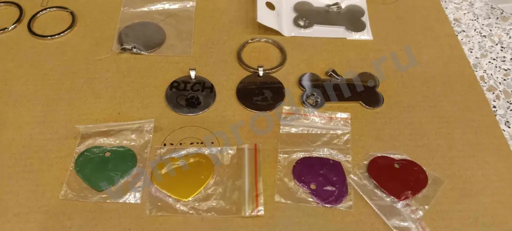 Жетоны гравировка нержавеющая сталь, анодированный алюминий.